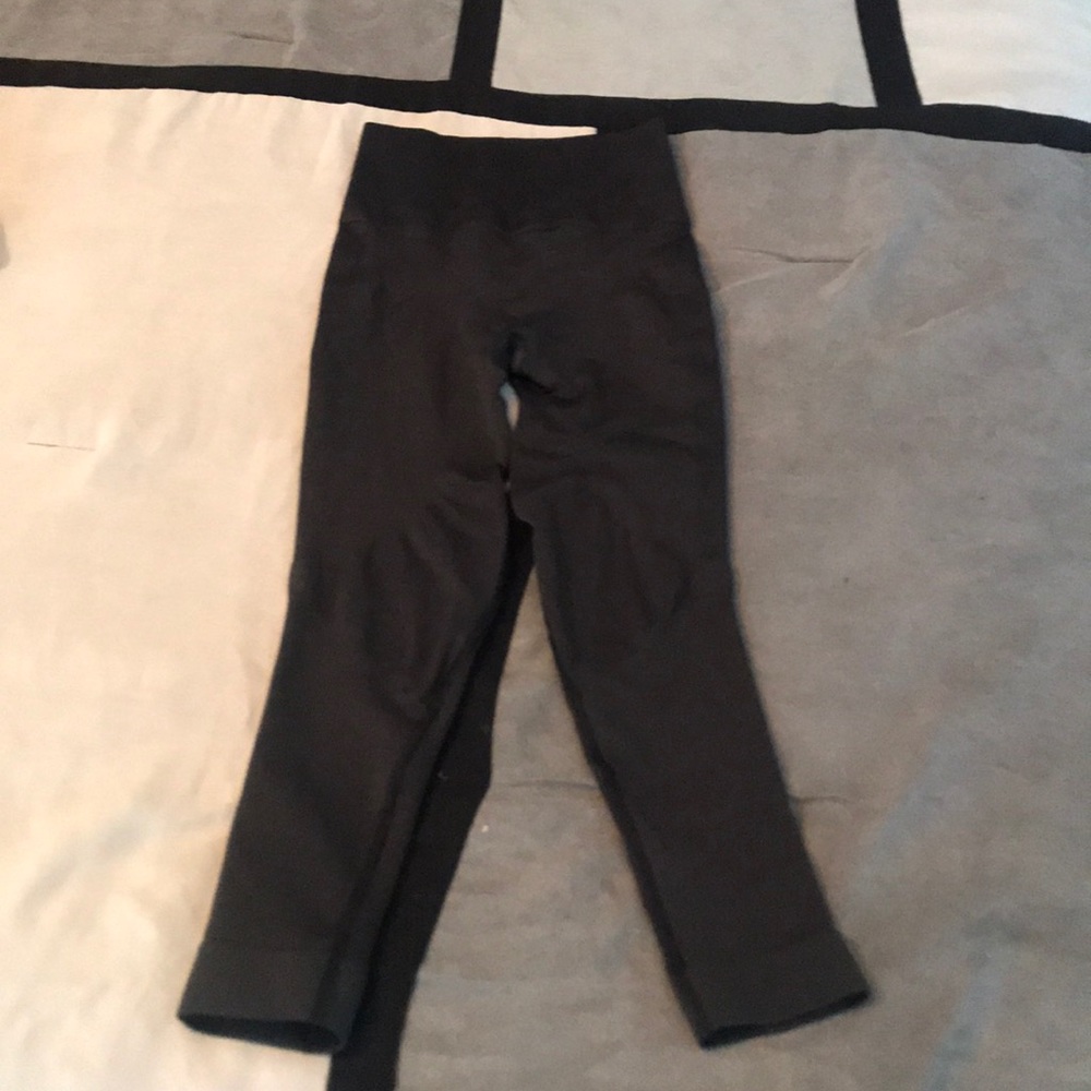 💐Lululemon Size 2 Cropped Leggings